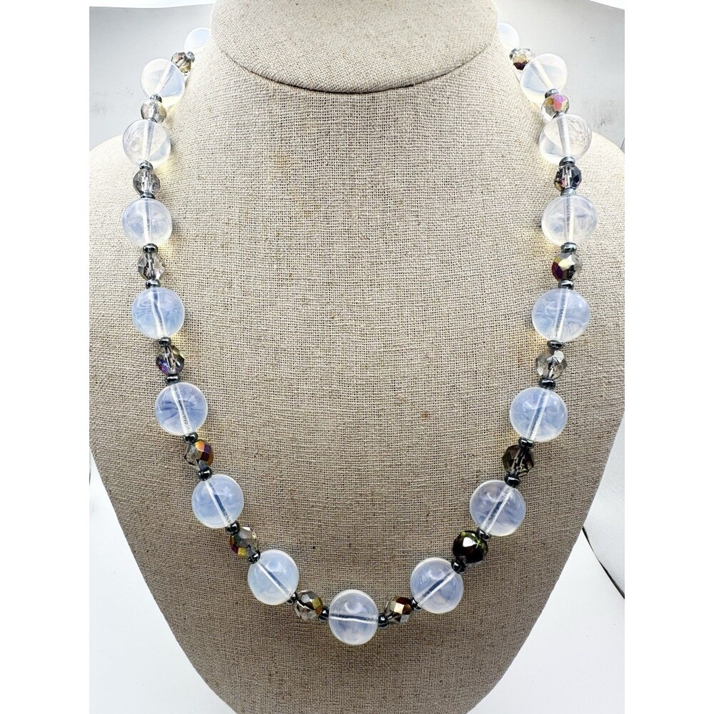 Vintage Opalite Glass Bead Necklace Beads 21.5” Long